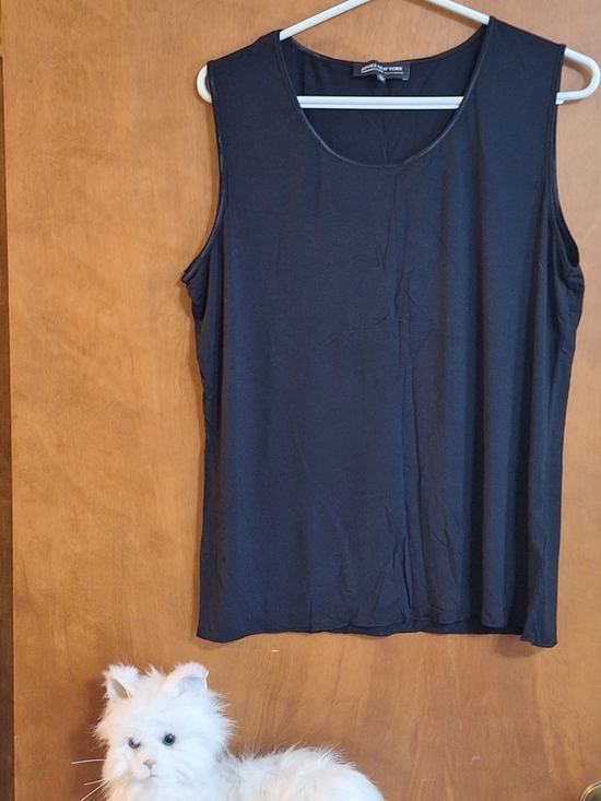 Jones New York Tops - Jones New York Black Scoop Neck Tank